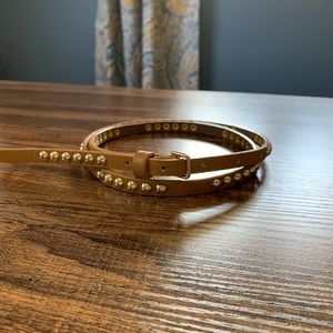 Thin Camel Colored Belt with Gold Accent